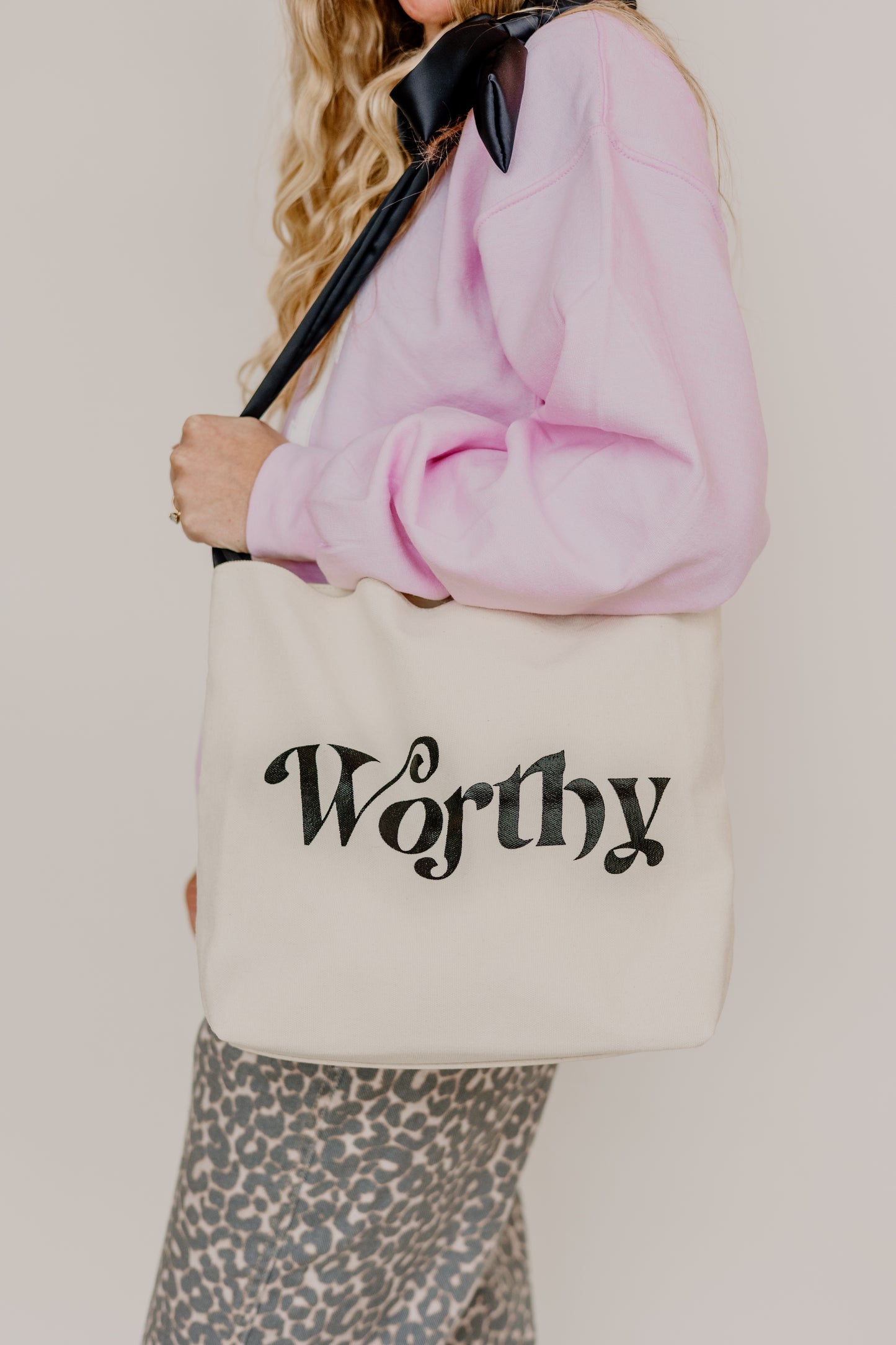 WORTHY Canvas Bow Bag